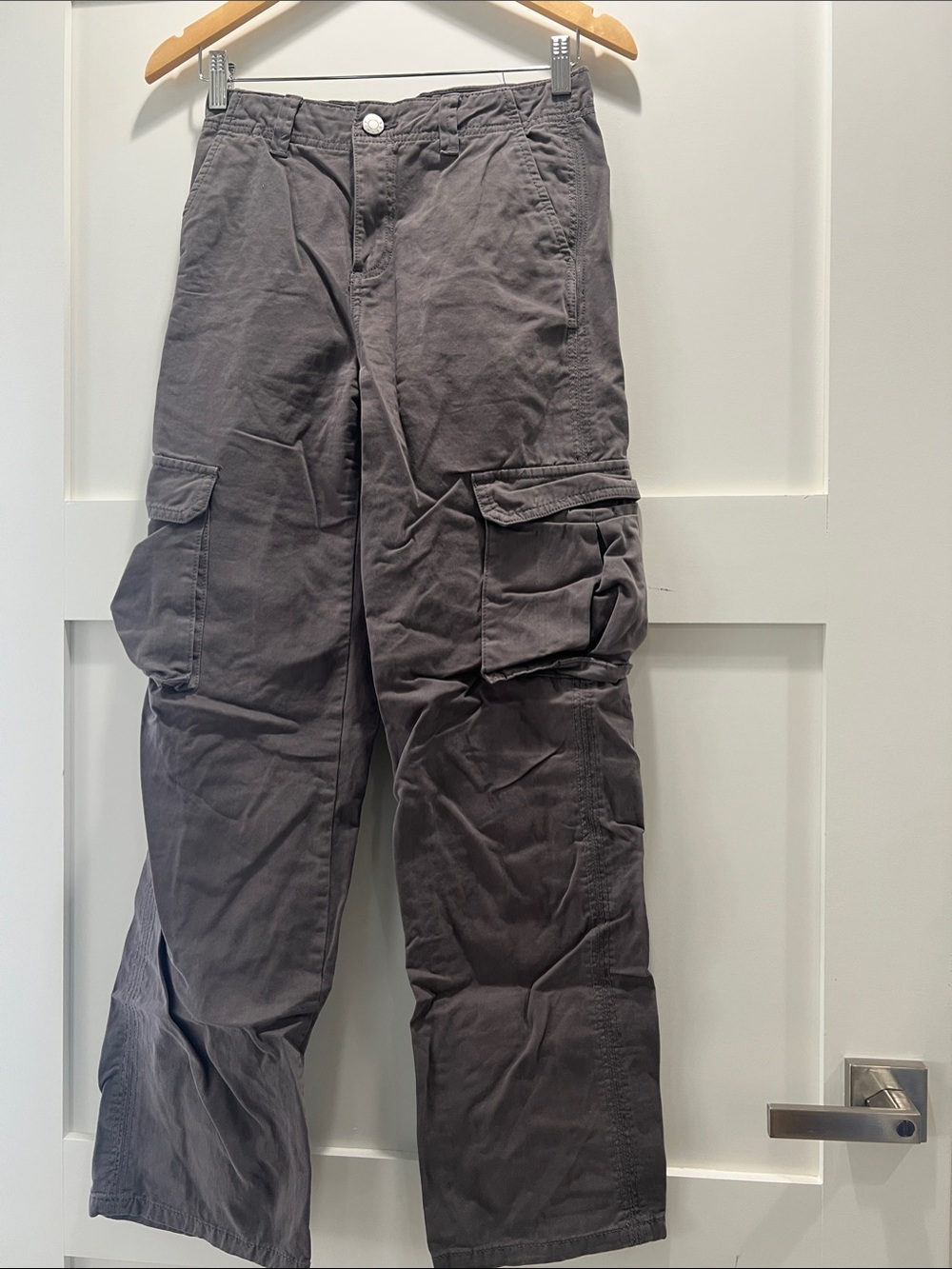 Pull & Bear Women’s Cargo Pants in Charcoal Gray